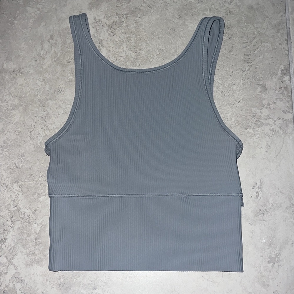 Lululemon 
POWER PIVOT TANK TOP *RIB
Rhino Grey